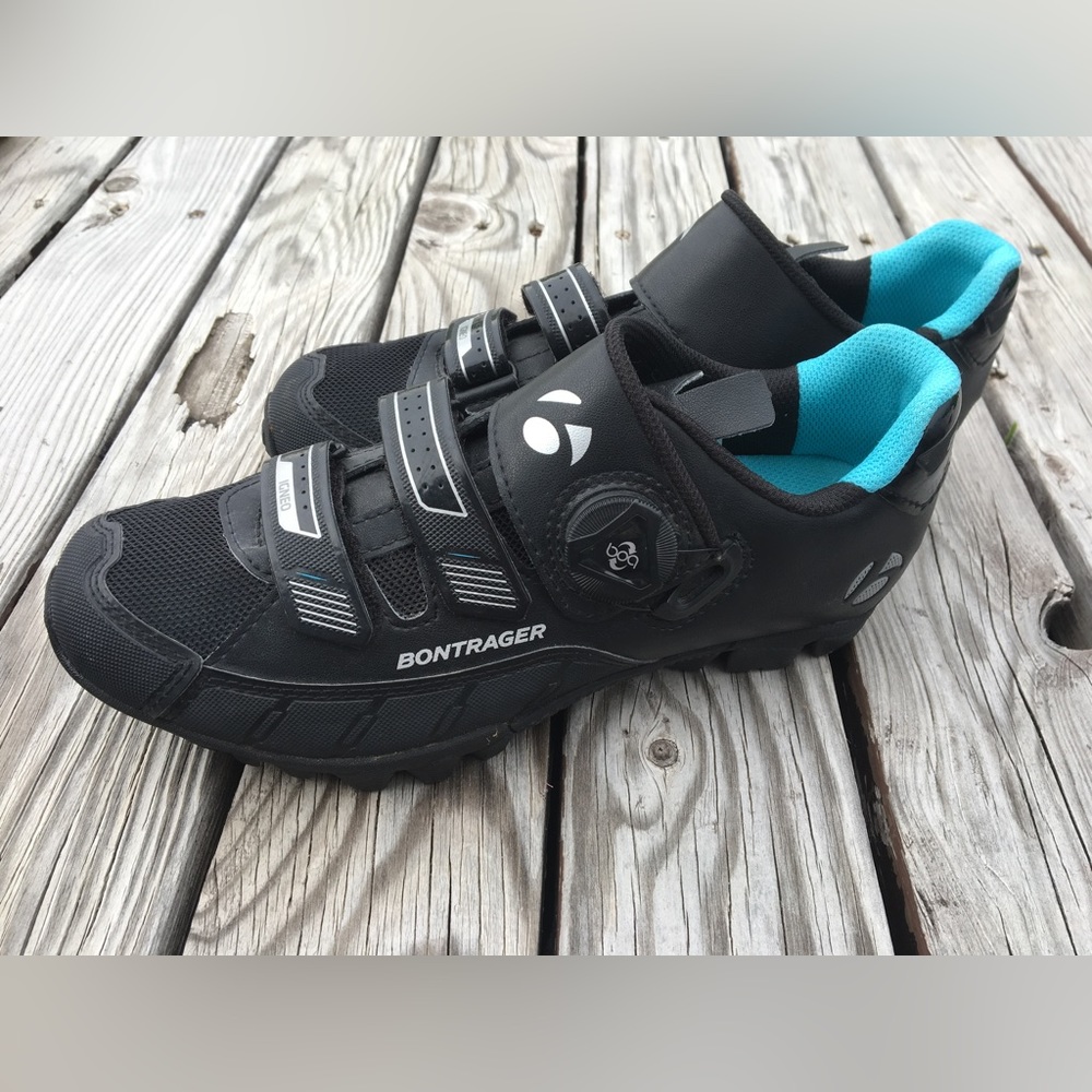 Bontrager Igneo black Blue Cycling Shoes size 7.5 Women’s